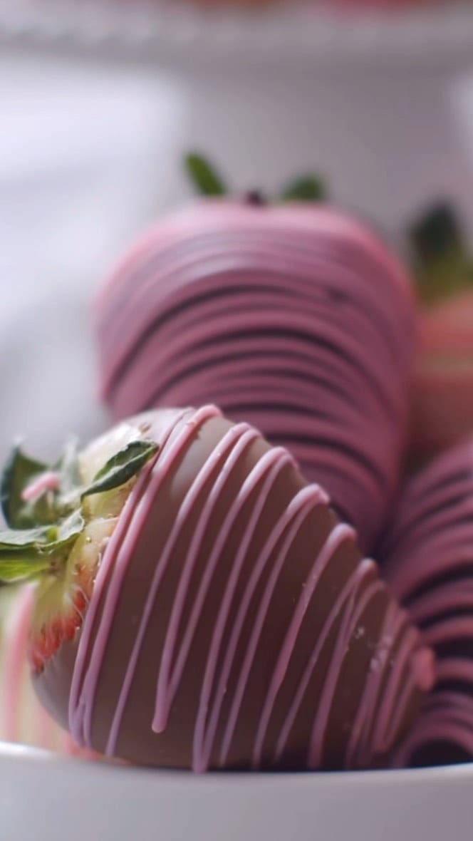 Post 8 by Carlo's Bakery Canada on Instagram (video)