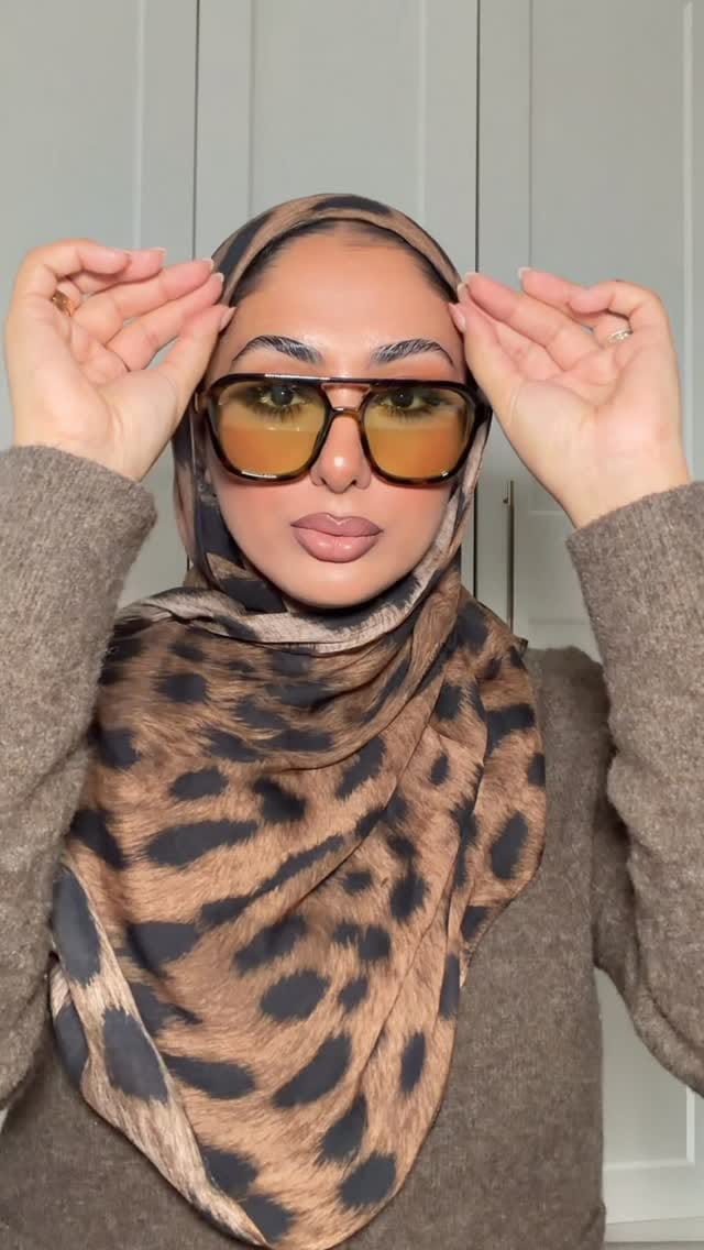 Post 1 by Bridal Makeup Artist • LONDON 🇬🇧 on Instagram (video)