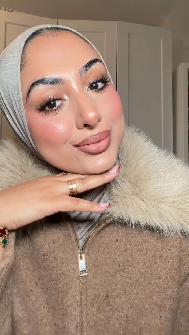Post 6 by Bridal Makeup Artist • LONDON 🇬🇧 on Instagram (video)