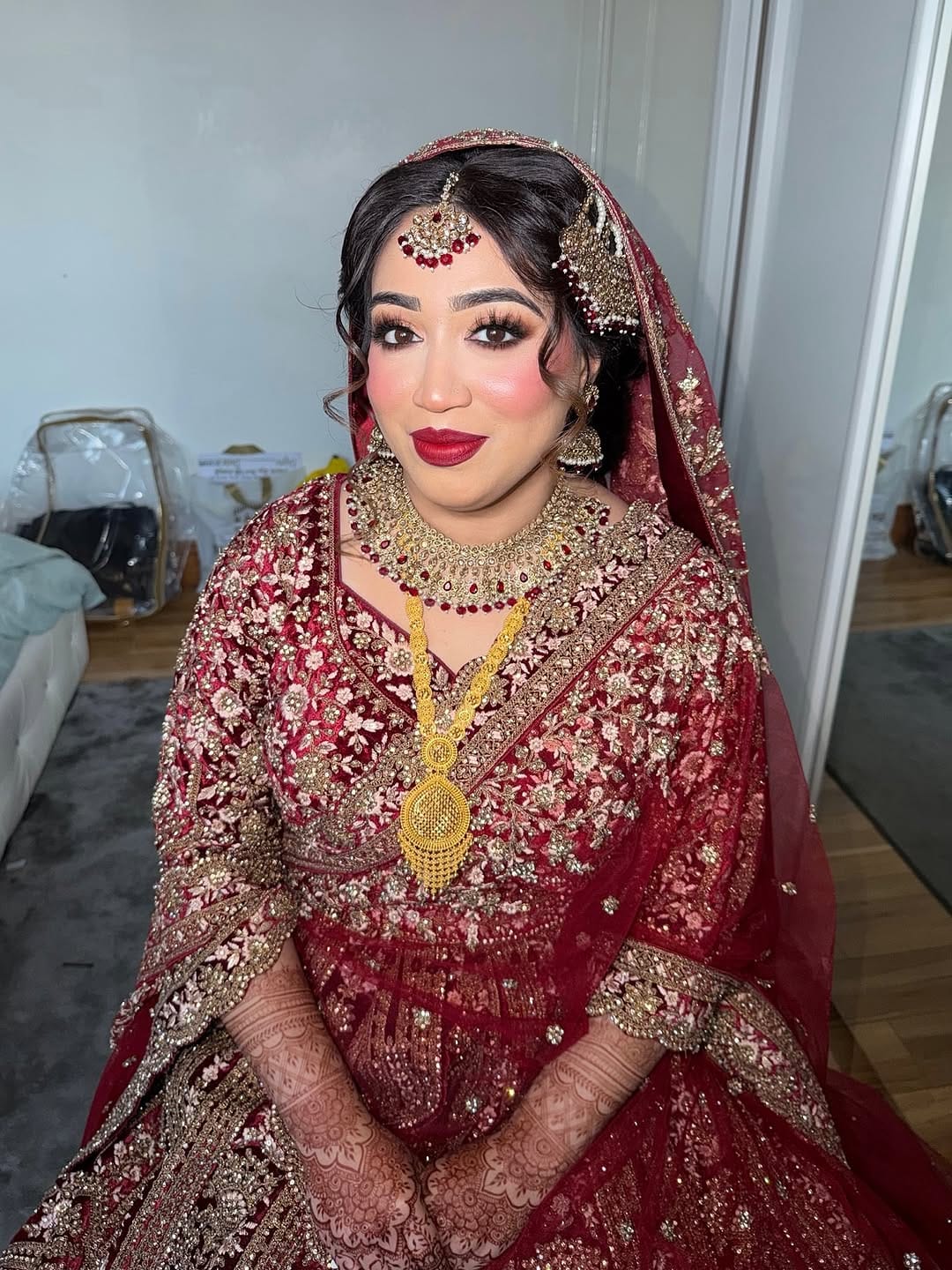 Post 8 by Bridal Makeup Artist • LONDON 🇬🇧 on Instagram (carousel)