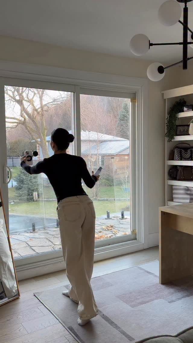 Post 4 by Katerina Coliviras on Instagram (video)