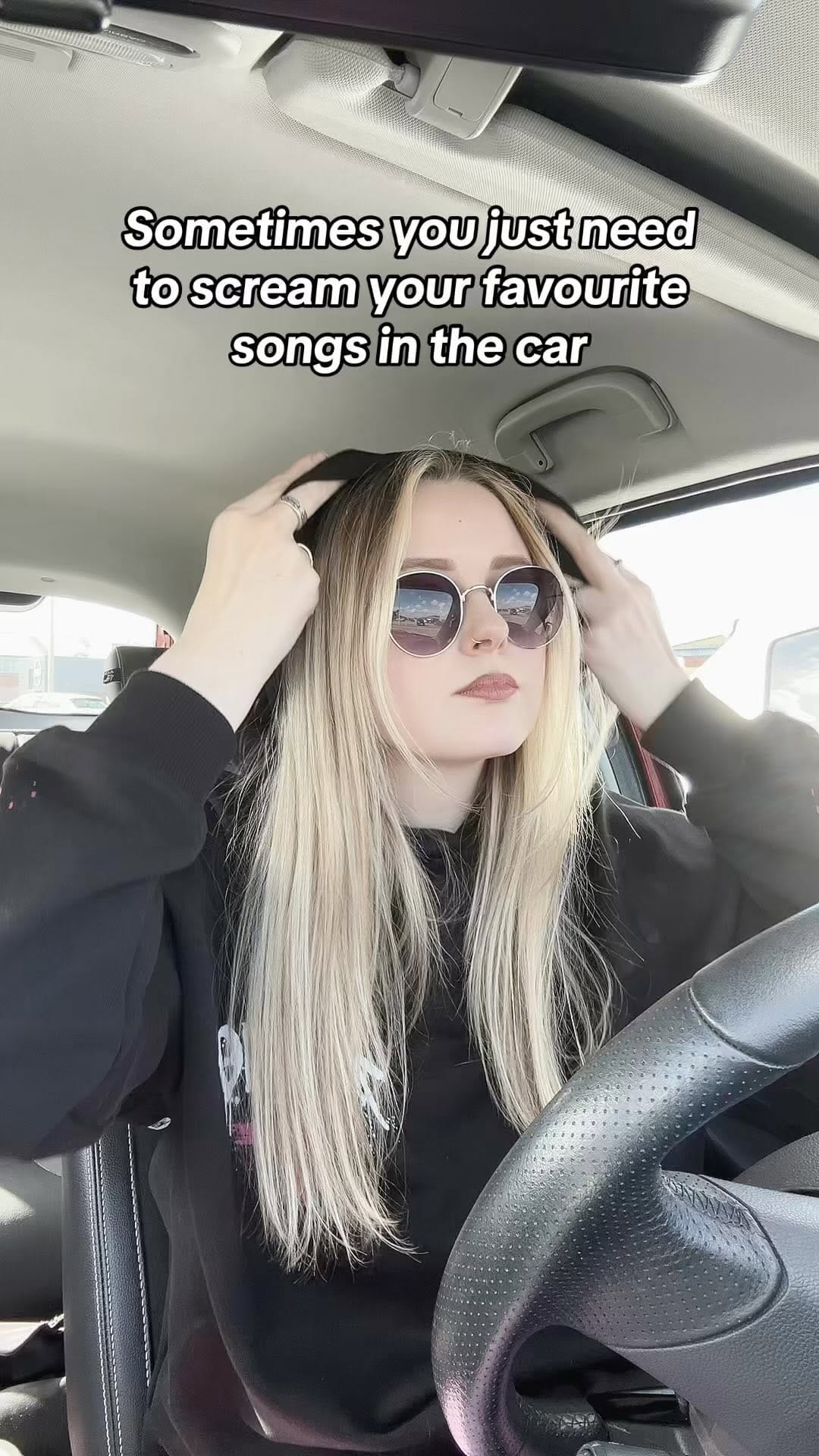 Post 10 by 𝖒𝖔𝖑 𝖍𝖔𝖗𝖓𝖊 🖤 on Instagram (video)