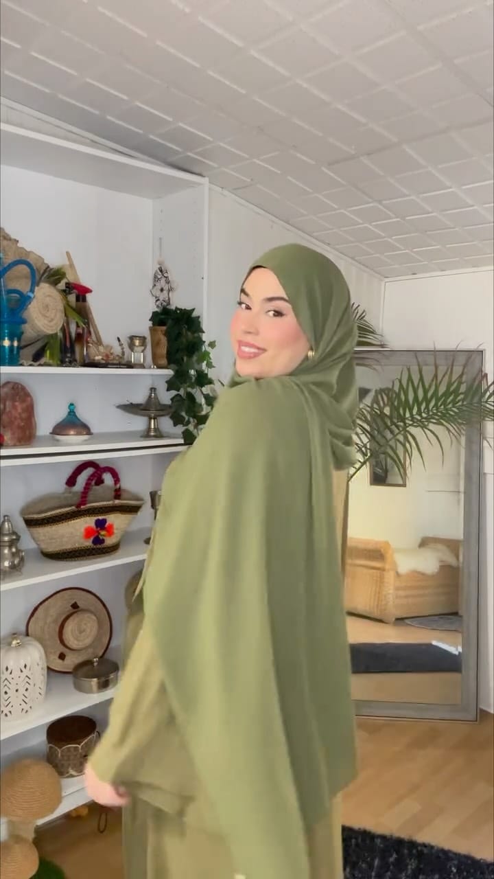 Post 7 by آسية on Instagram (video)
