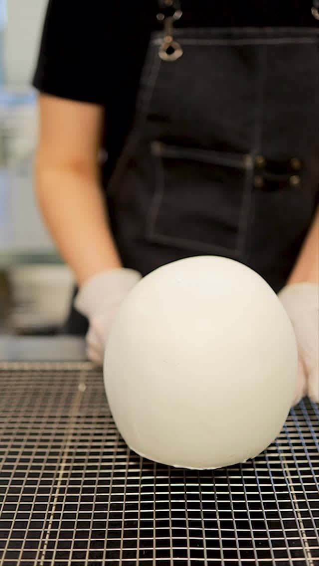 Post 3 by Jozef’s Pastry Boutique on Instagram (video)