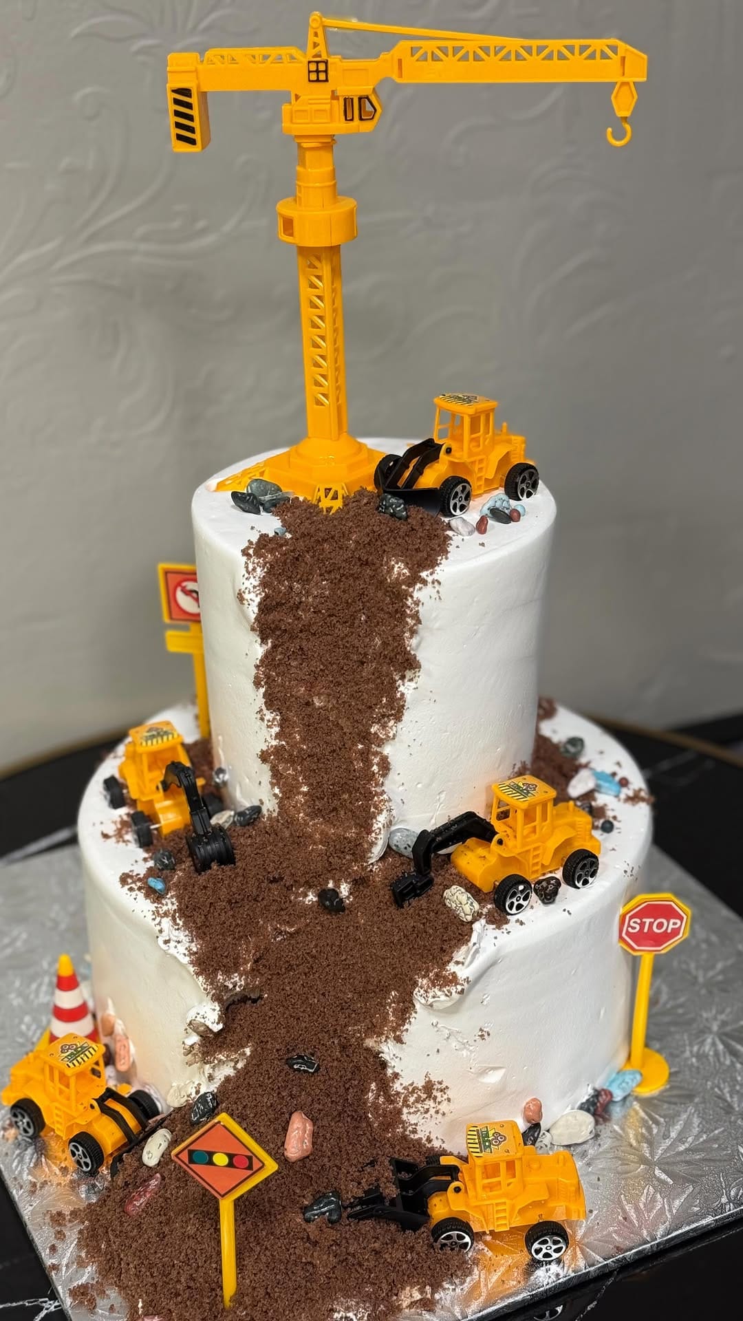 Post 5 by Jozef’s Pastry Boutique on Instagram (video)