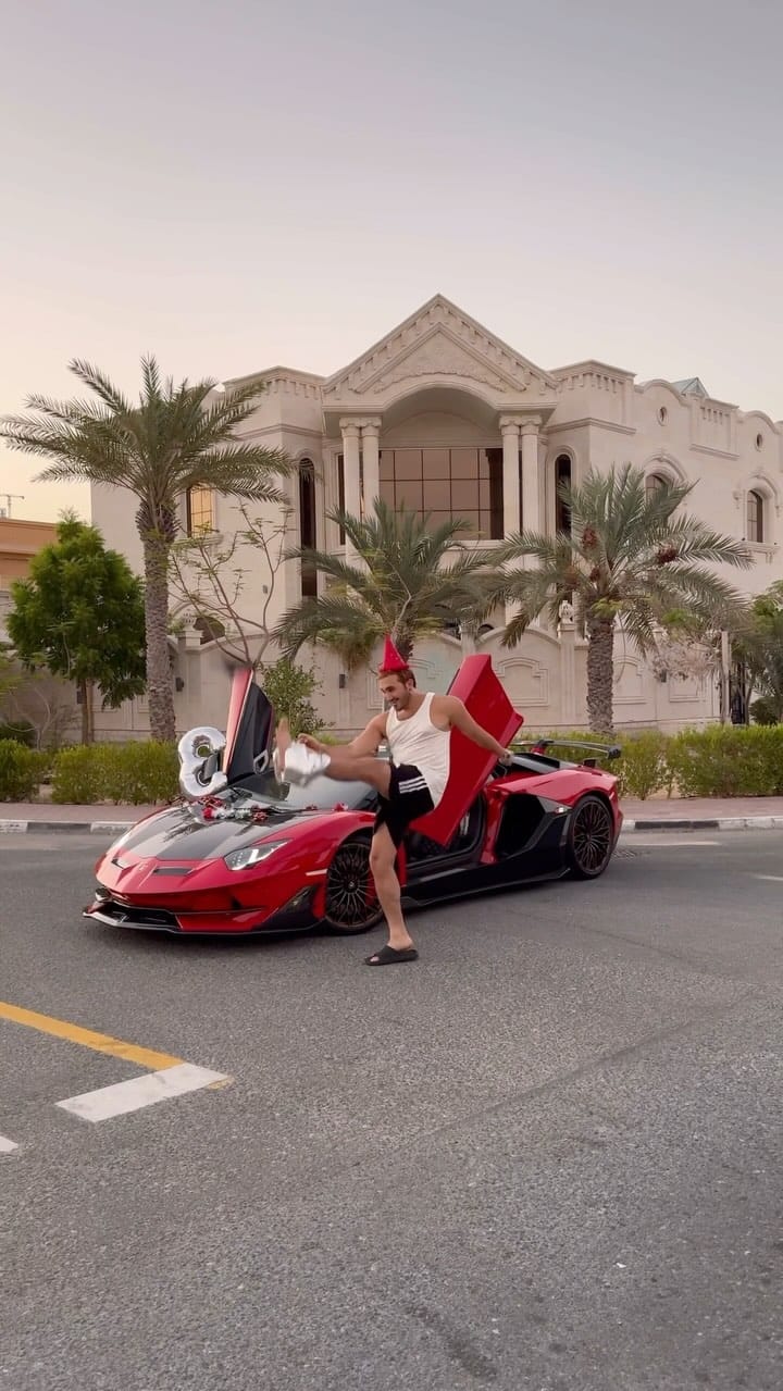 Post 6 by Sasan Keneshlou on Instagram (video)
