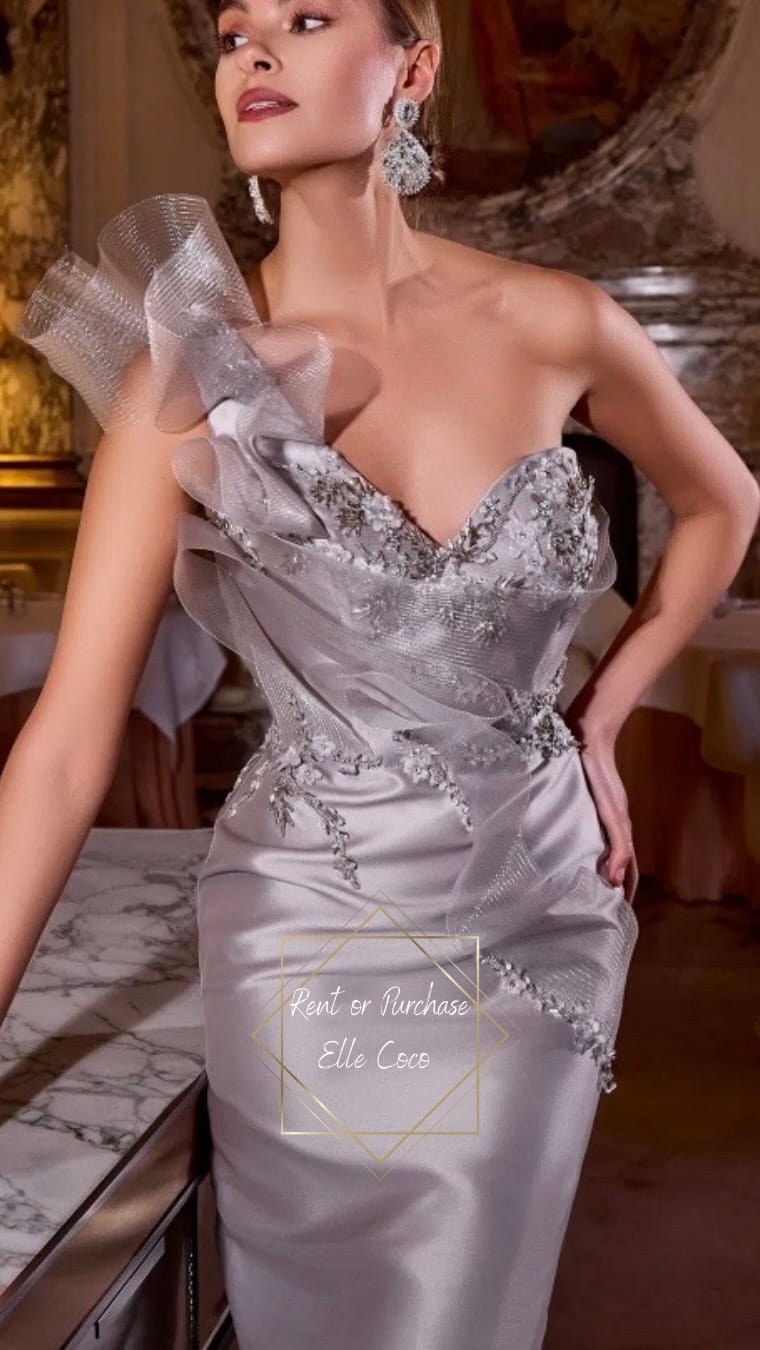 Post 1 by Elle Coco on Instagram (video)
