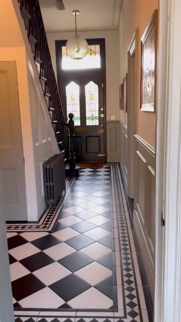 Post 4 by Sam Stern-Gillet on Instagram (video)