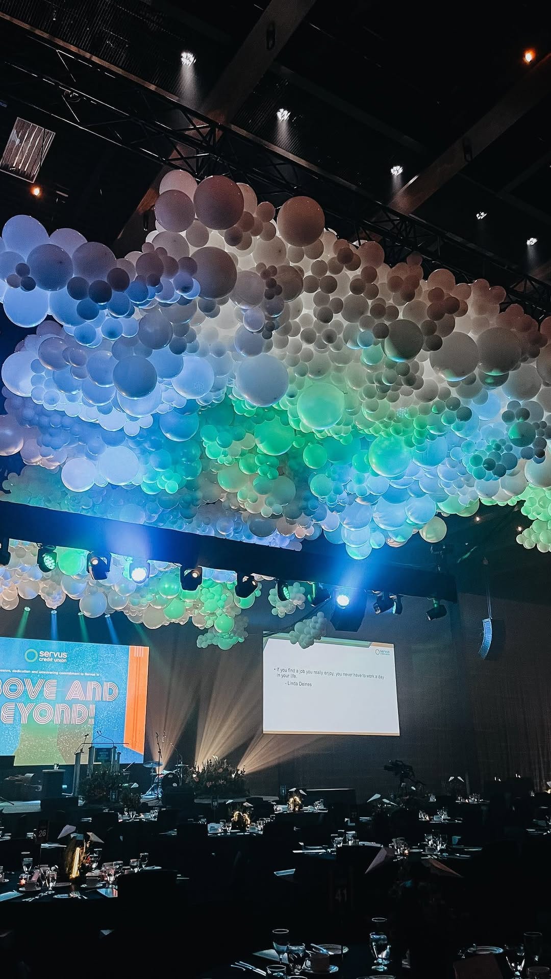 Post 10 by Veronica Bohorquez | Balloon Artist & Event Designer on Instagram (video)