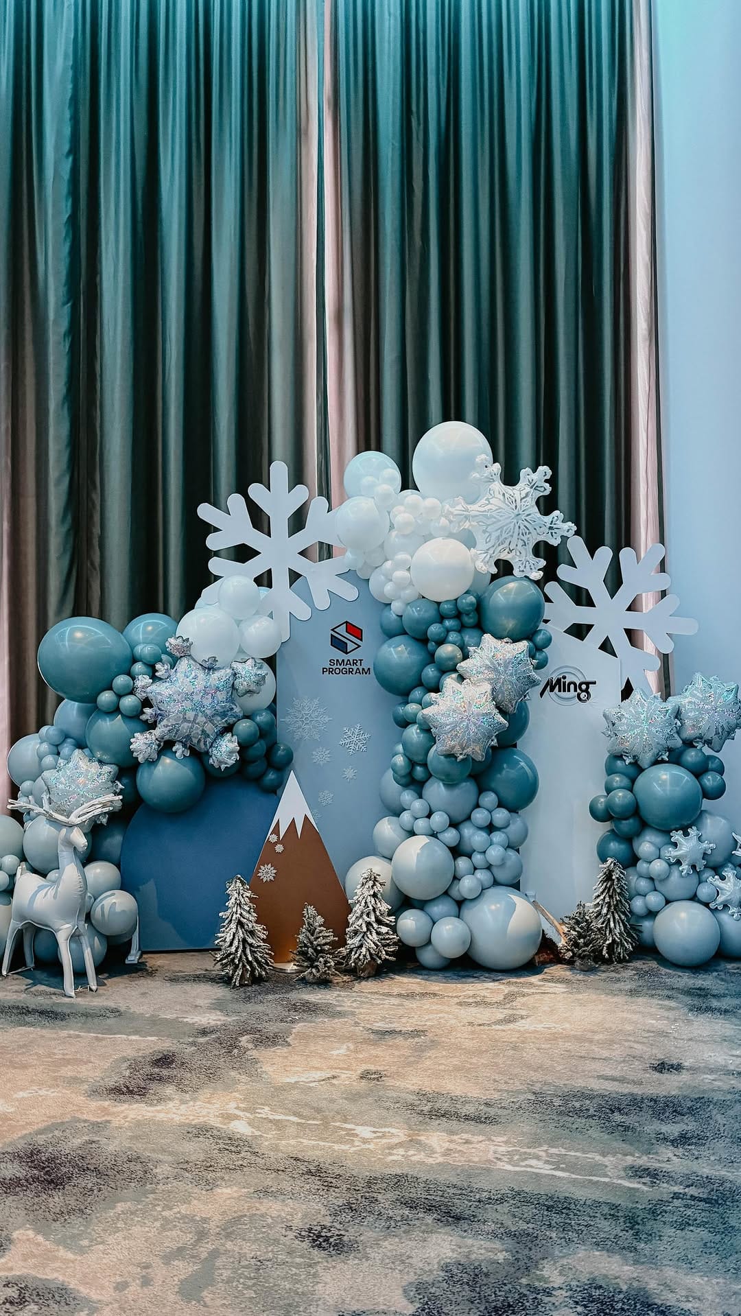 Post 3 by Veronica Bohorquez | Balloon Artist & Event Designer on Instagram (video)