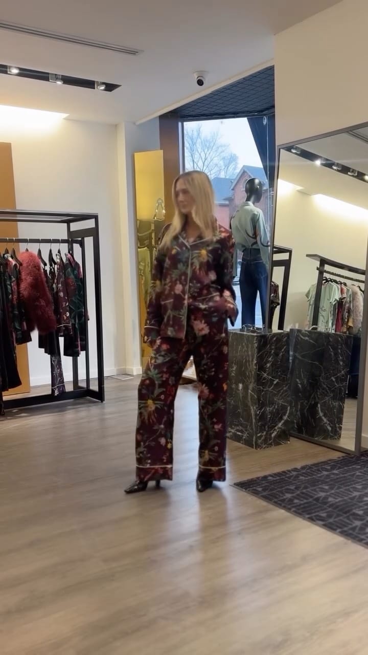 Post 2 by Milli on Instagram (video)