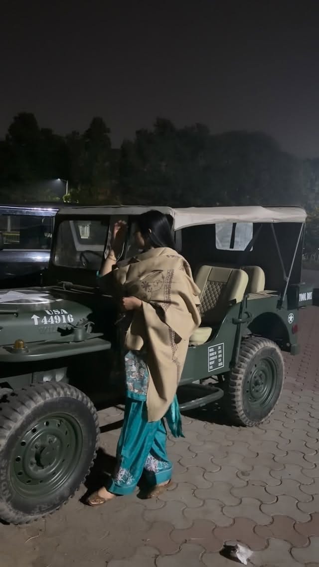Post 6 by Jass kaur on Instagram (video)