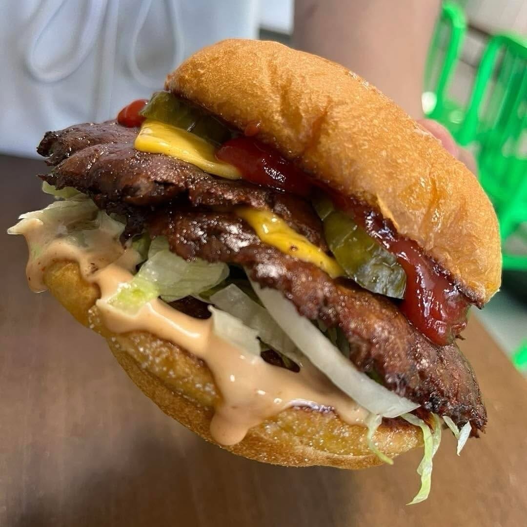 Post 2 by 𝘽𝙄𝙂 𝙏𝙍𝙊𝙐𝘽𝙇𝙀 𝙋𝙄𝙕𝙕𝘼 🍕🍔 on Instagram (image)