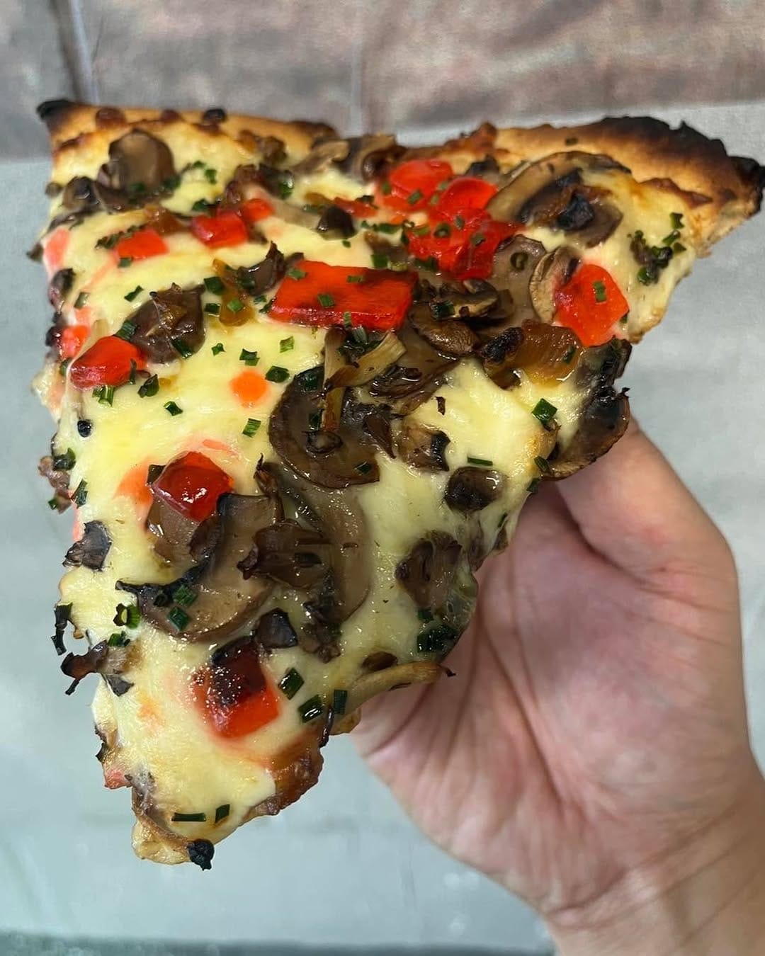 Post 4 by 𝘽𝙄𝙂 𝙏𝙍𝙊𝙐𝘽𝙇𝙀 𝙋𝙄𝙕𝙕𝘼 🍕🍔 on Instagram (image)