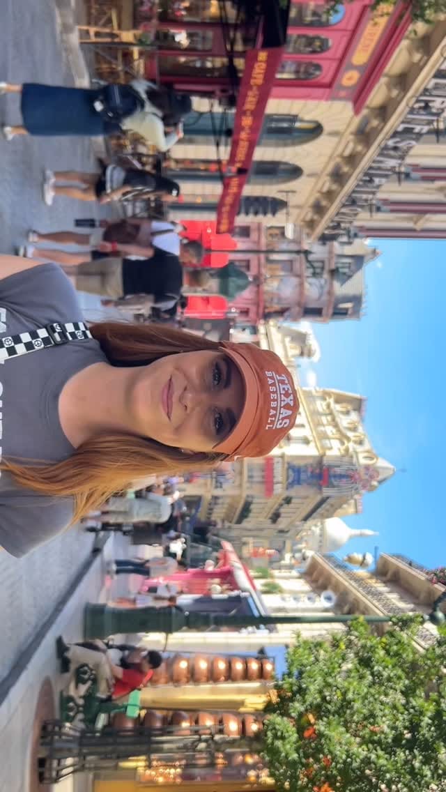 Post 9 by Lauren Brogan on Instagram (video)