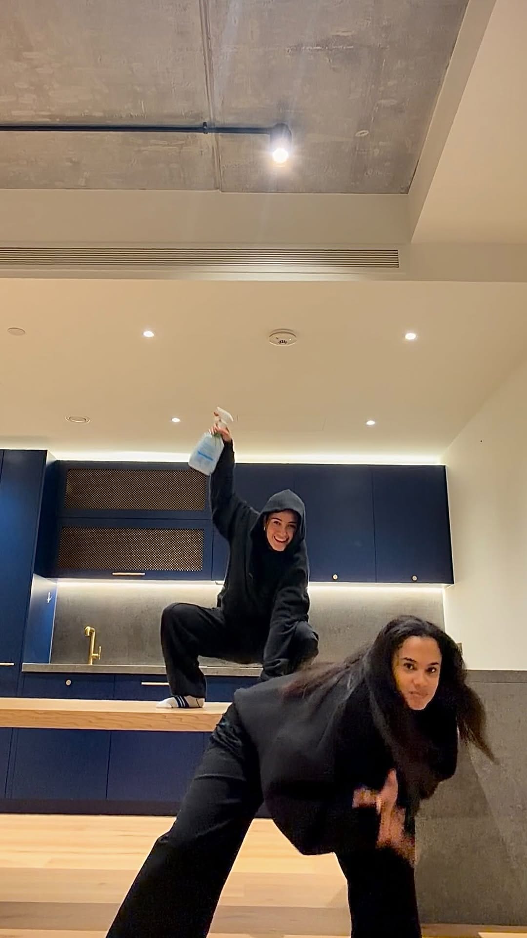 Post 6 by Elise on Instagram (video)