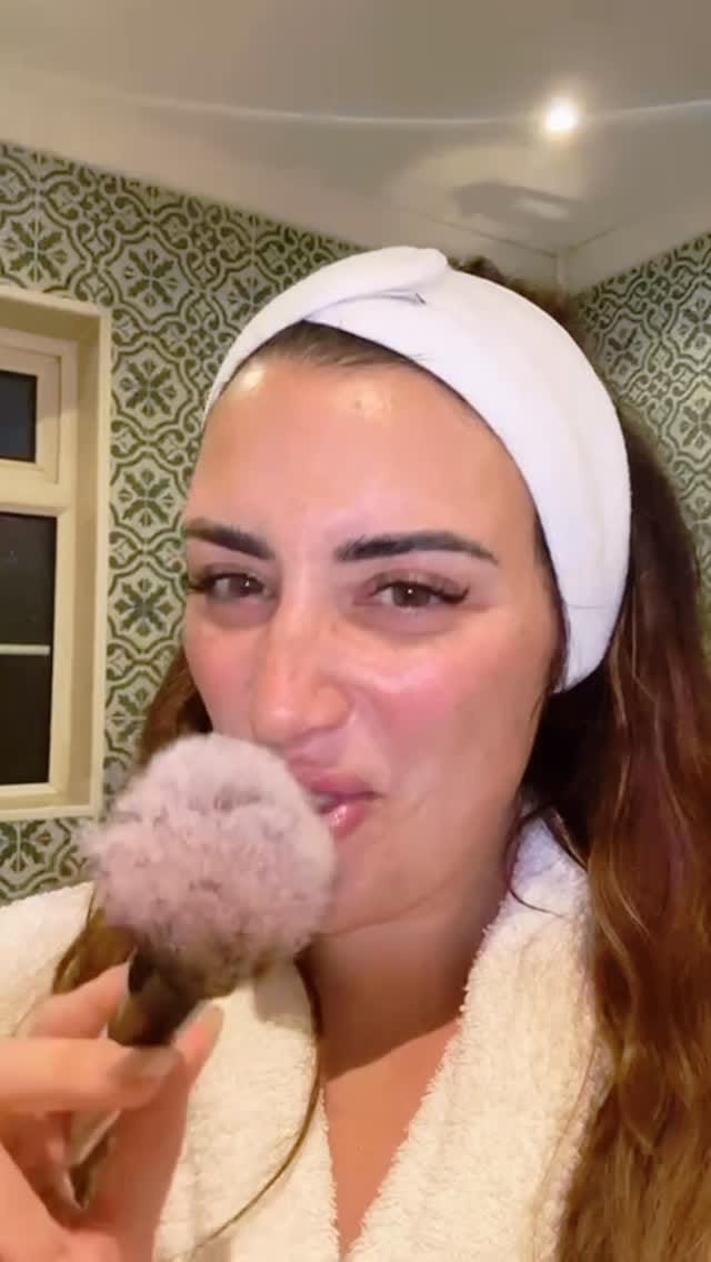 Post 7 by Luisa Ruocco on Instagram (video)