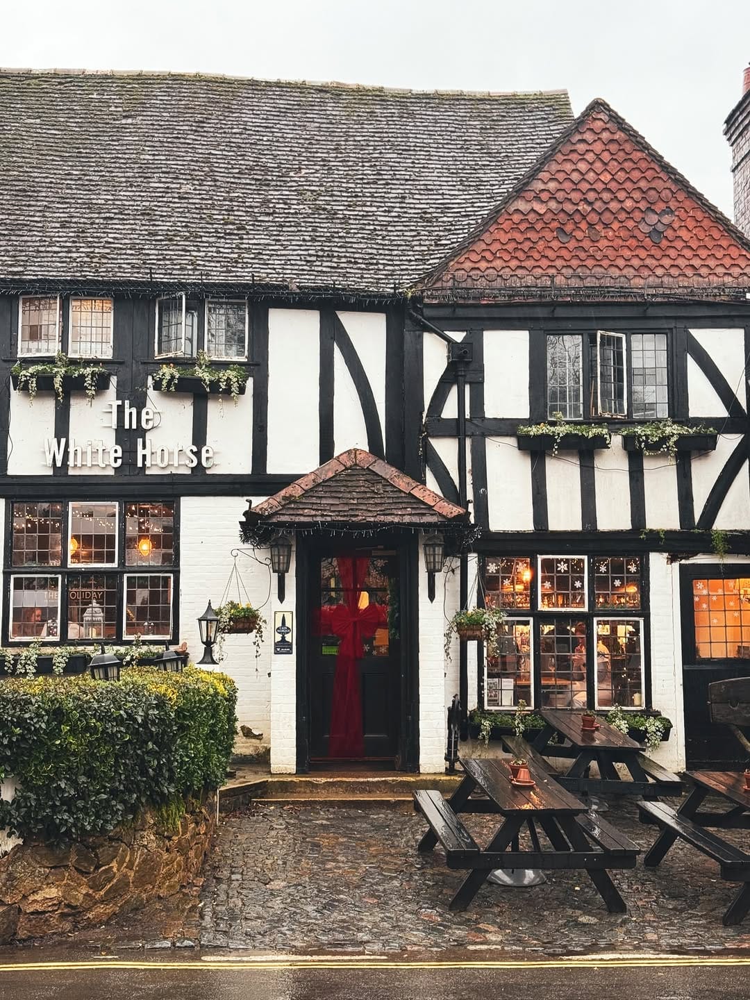 Post 8 by Hannah photographing London 📸 on Instagram (carousel)