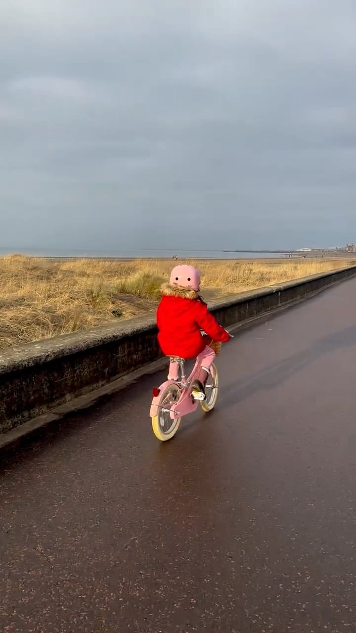 Post 8 by Azra Caunter on Instagram (video)