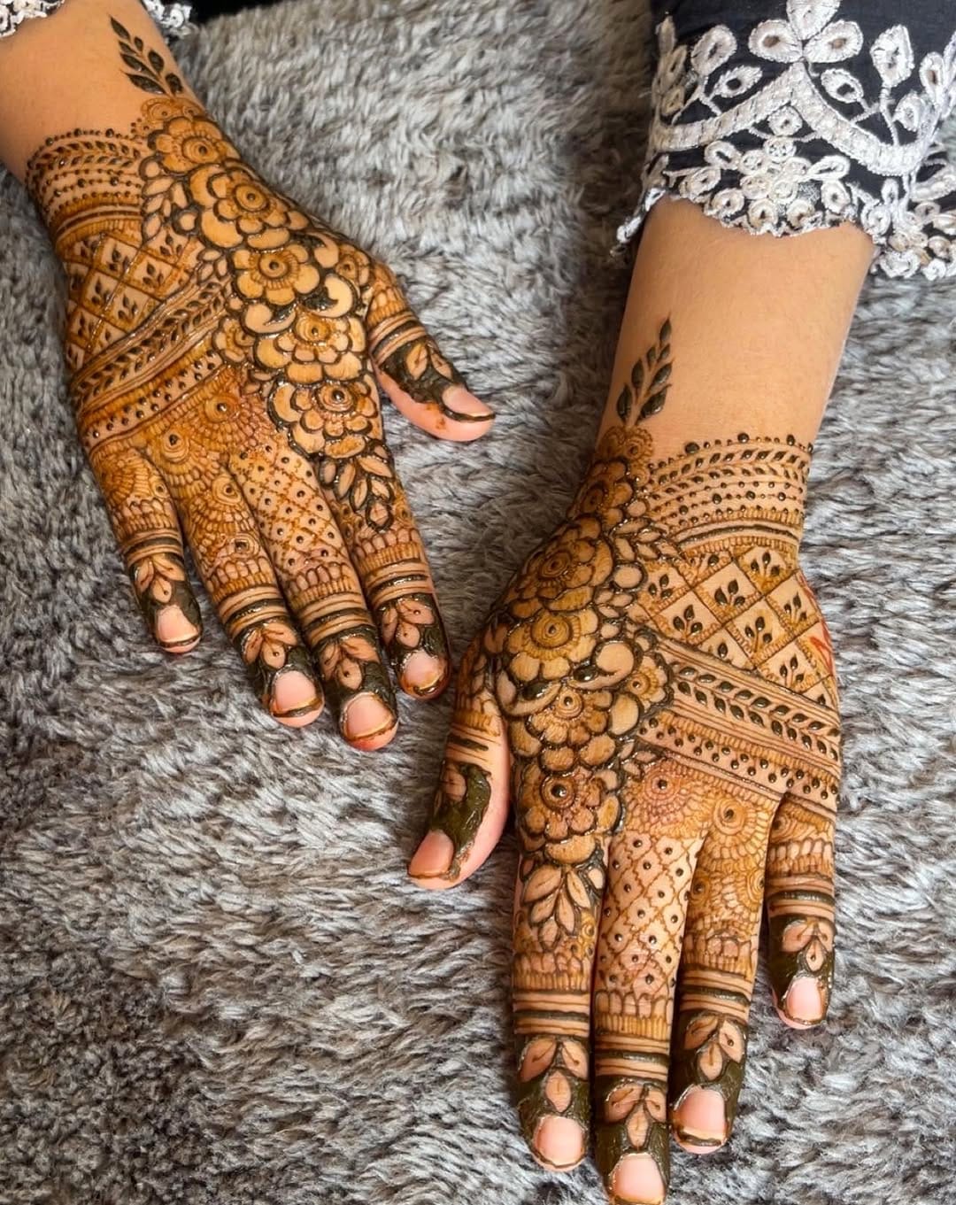 Post 7 by Birmingham Henna Artist on Instagram (image)