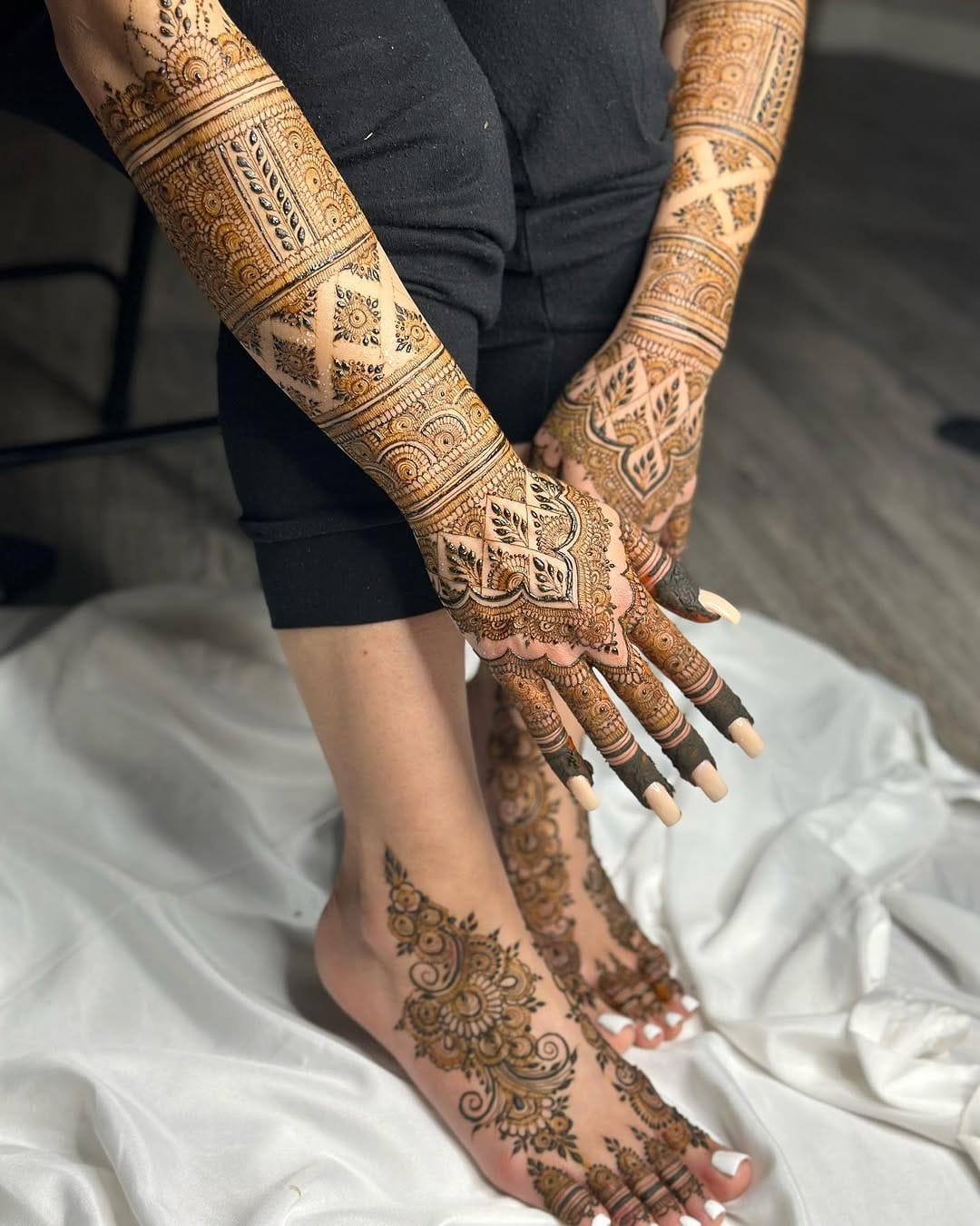 Post 9 by Birmingham Henna Artist on Instagram (image)