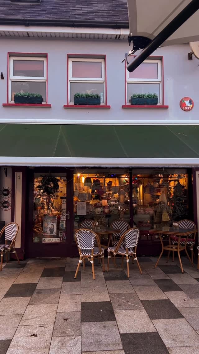 Post 8 by The Supper Snob on Instagram (video)