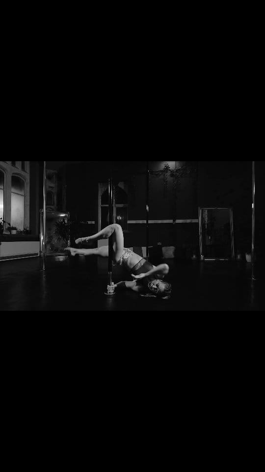 Post 10 by Eve on Instagram (video)