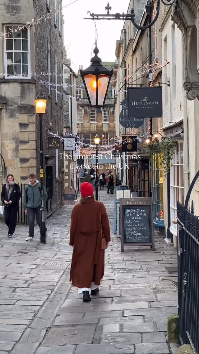 Post 8 by London is Pink 💗 Jules | Photographer on Instagram (video)