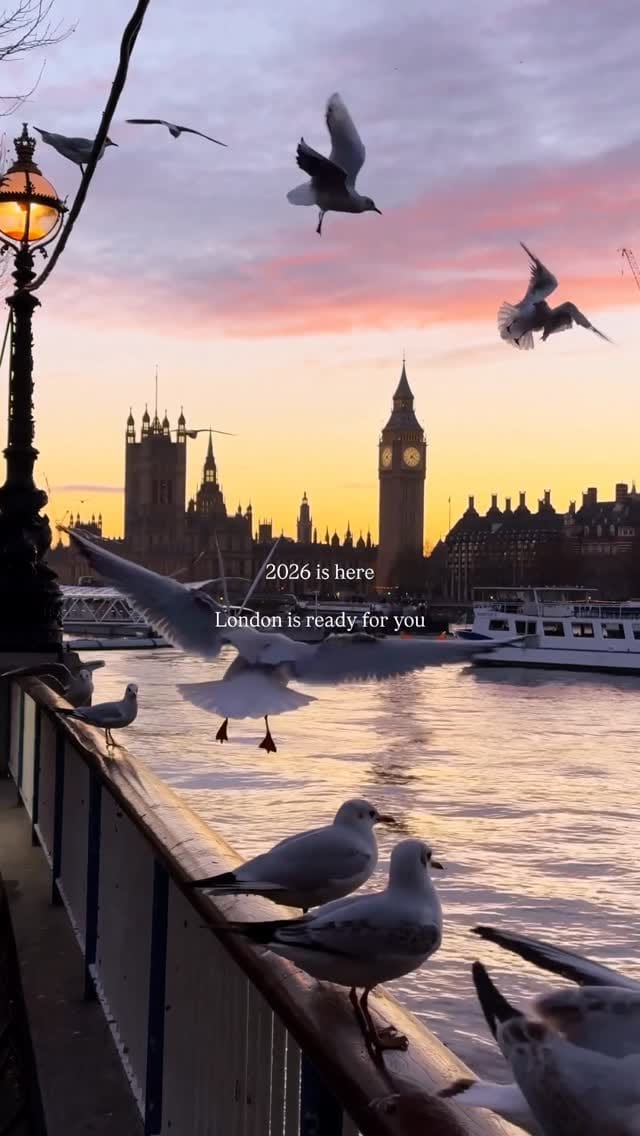 Post 5 by London is Pink 💗 Jules | Photographer on Instagram (video)