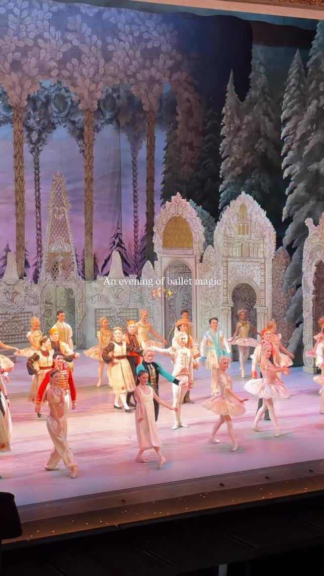 Post 4 by kat | pastel curator • london on Instagram (video)