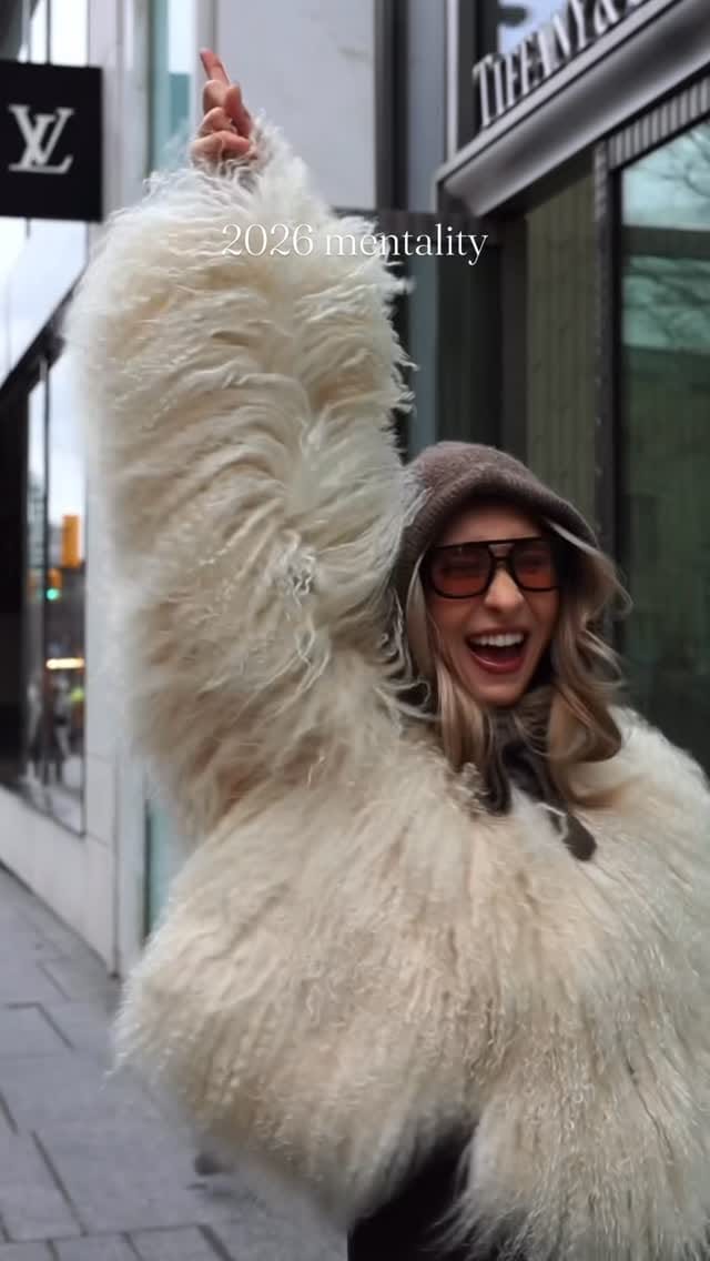 Post 1 by Kinga Nowakowska on Instagram (video)