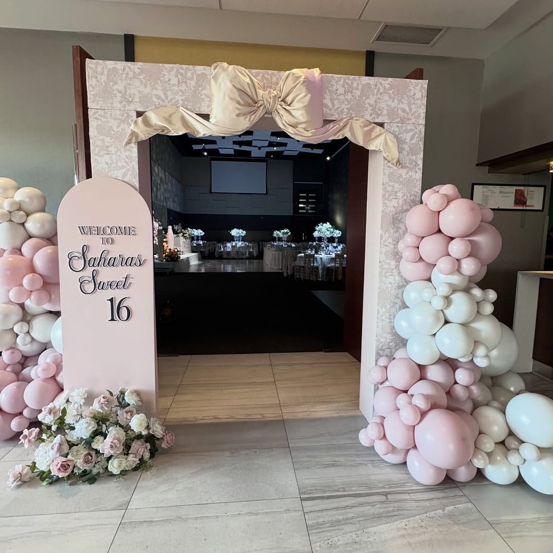 Post 9 by Luxury Party Planning•Event Styling •Balloon Decor on Instagram (carousel)