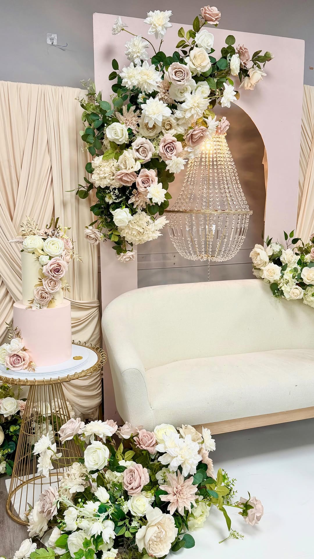 Post 2 by Luxury Party Planning•Event Styling •Balloon Decor on Instagram (video)