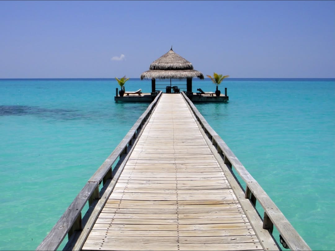 Post 1 by Hayley // Travel Blogger on Instagram (image)