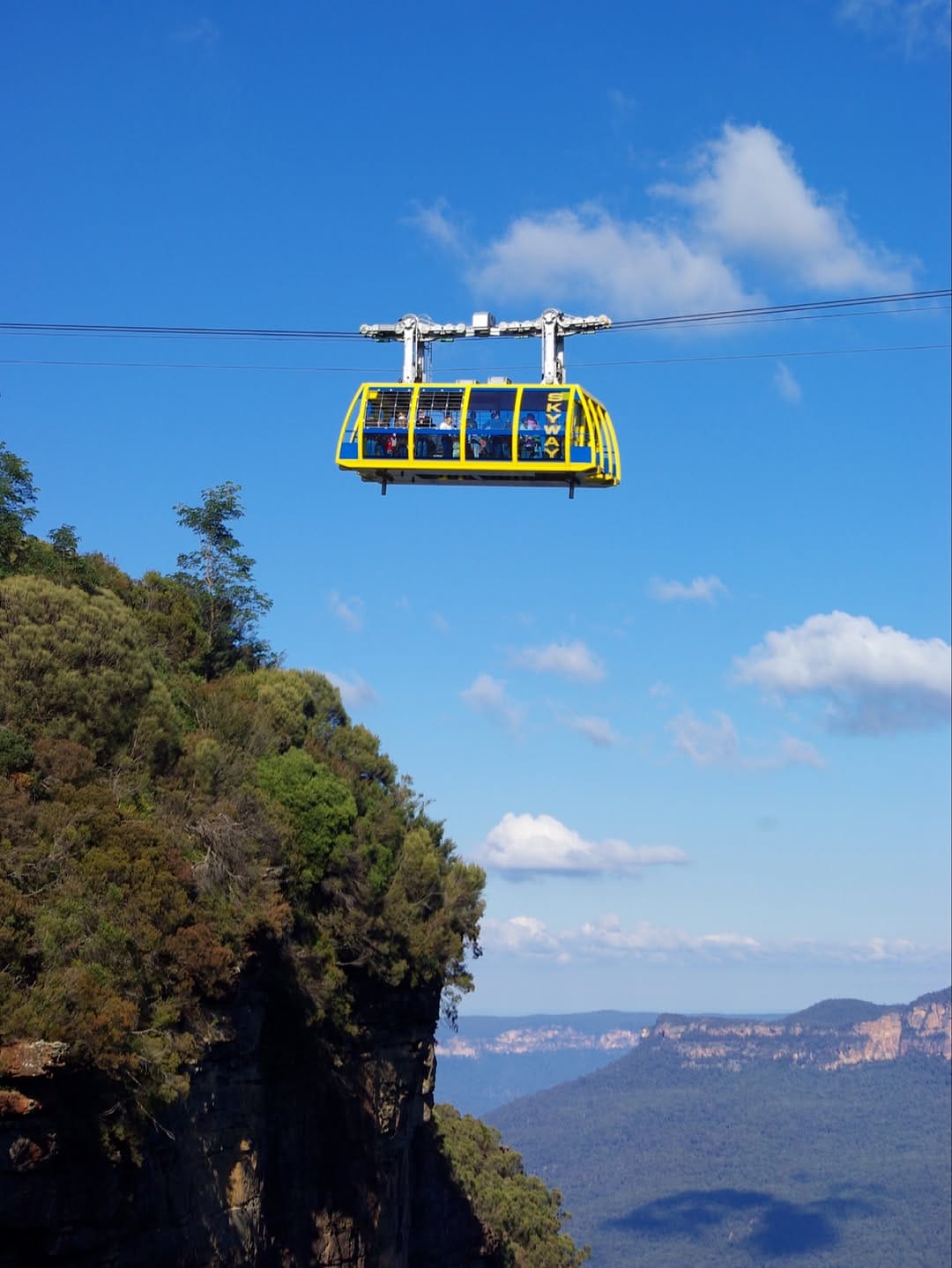 Post 3 by Hayley // Travel Blogger on Instagram (image)
