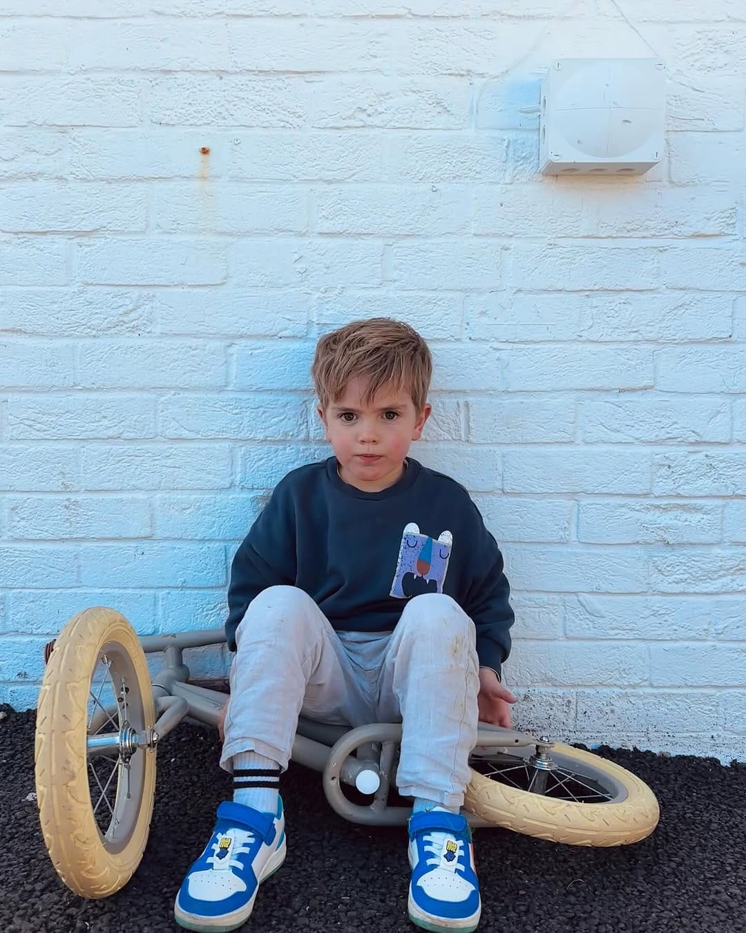 Post 2 by Louis Louis on Instagram (carousel)