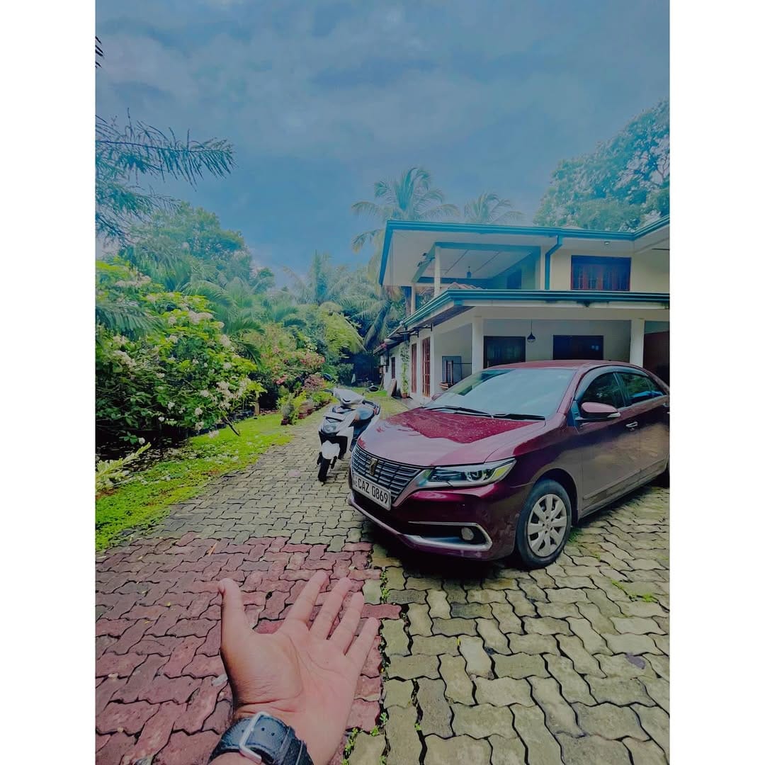 Post 4 by Kalana Munasinghe on Instagram (carousel)