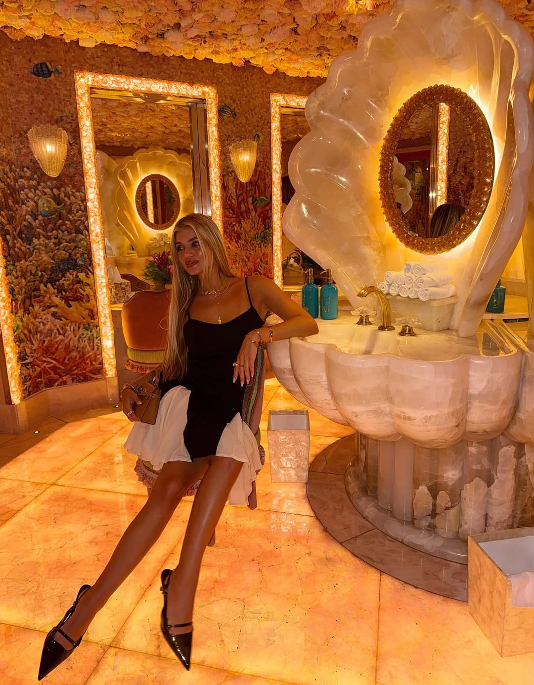 Post 6 by Rosa Lima Loureiro on Instagram (carousel)