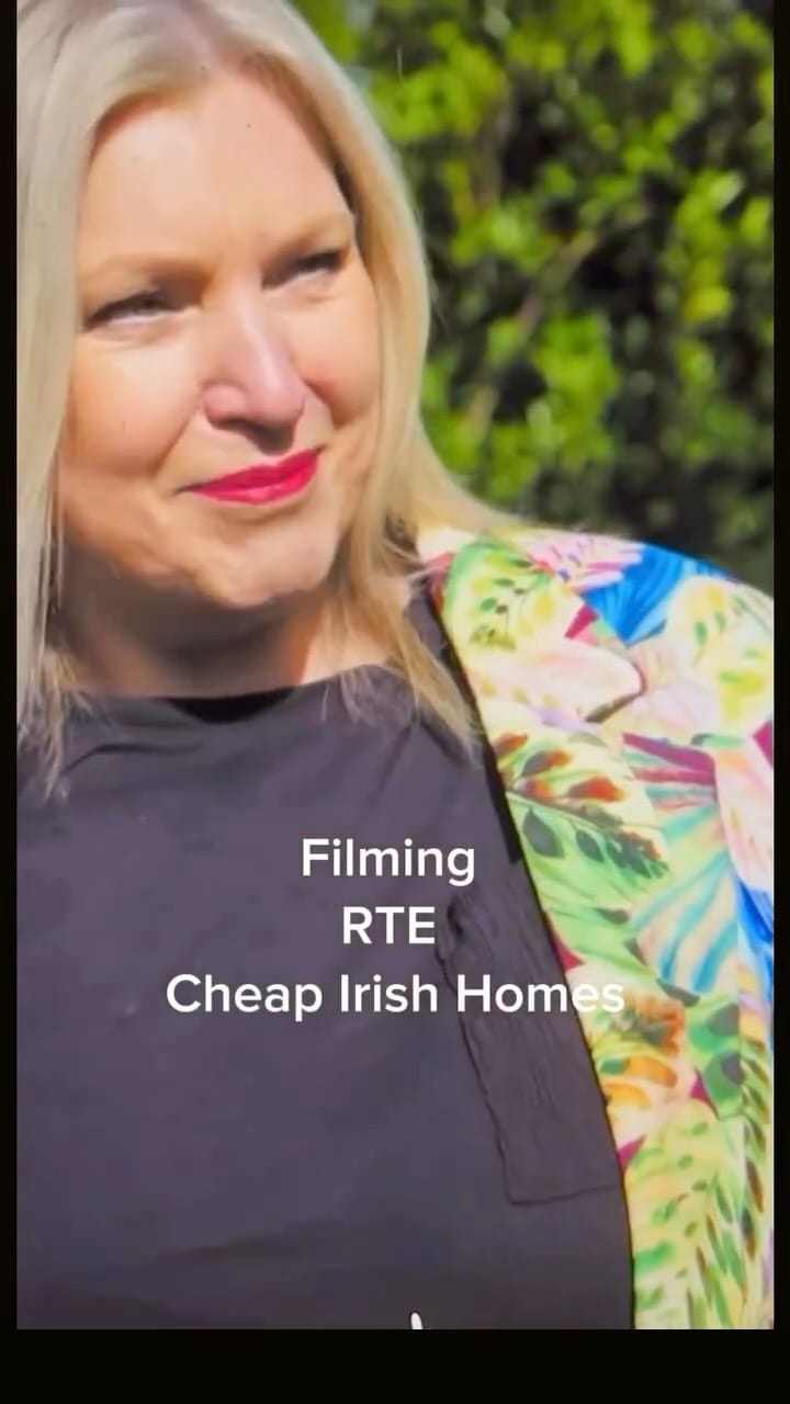 Post 3 by Lorraine Simpson on Instagram (video)