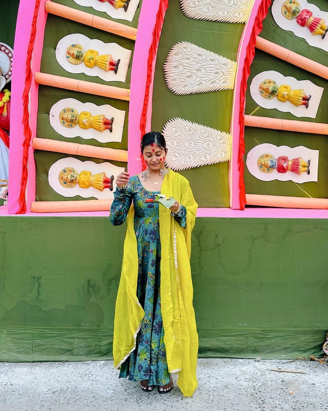 Post 4 by Saheli Aich Bose on Instagram (image)