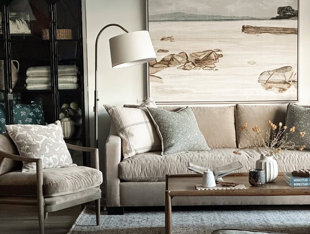 Post 5 by Modern Komfort on Instagram (image)