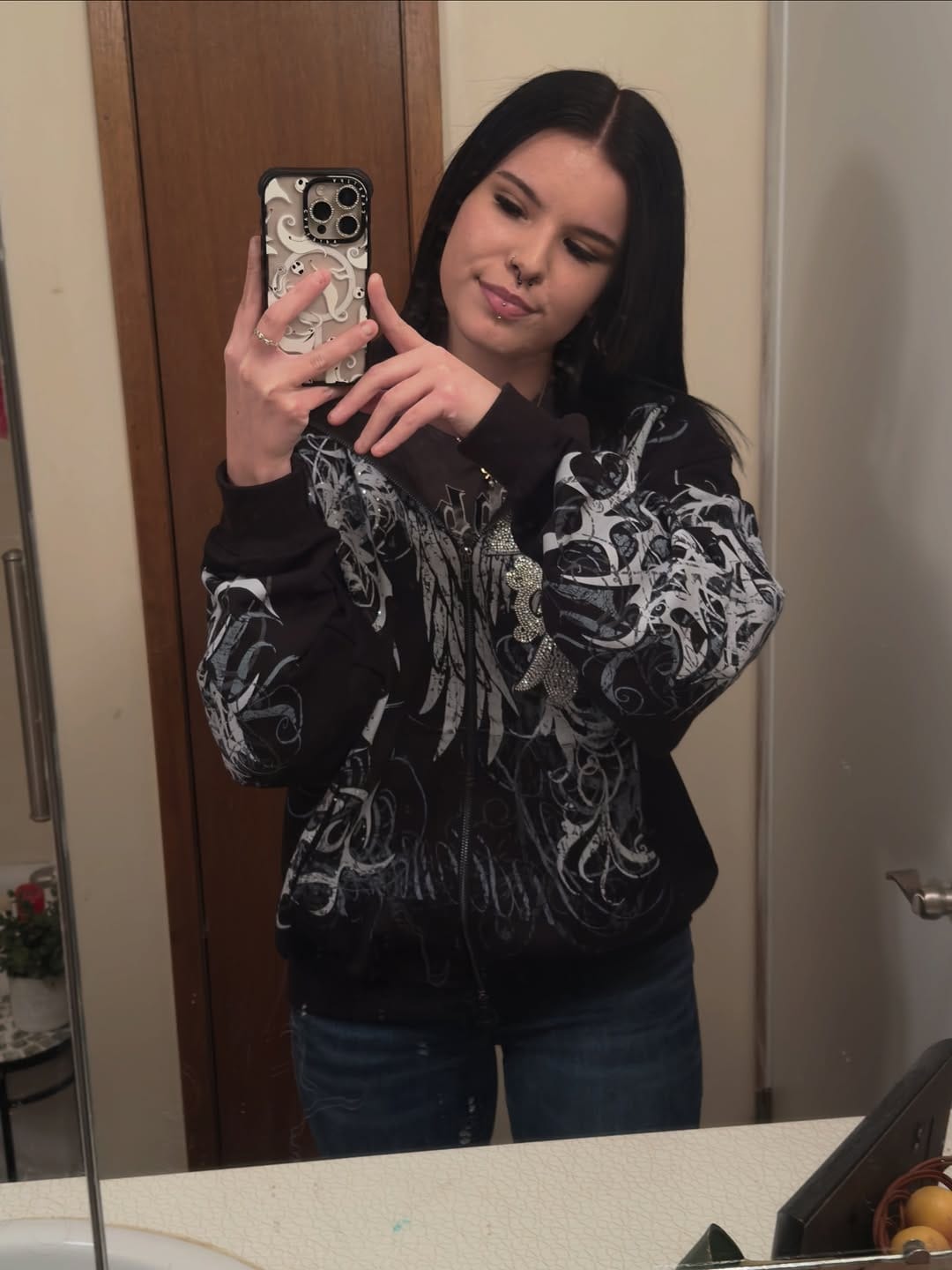 Post 3 by 𝒦𝓎𝑒 𝒷𝑜𝓃𝑒 ♡🕷️ on Instagram (carousel)