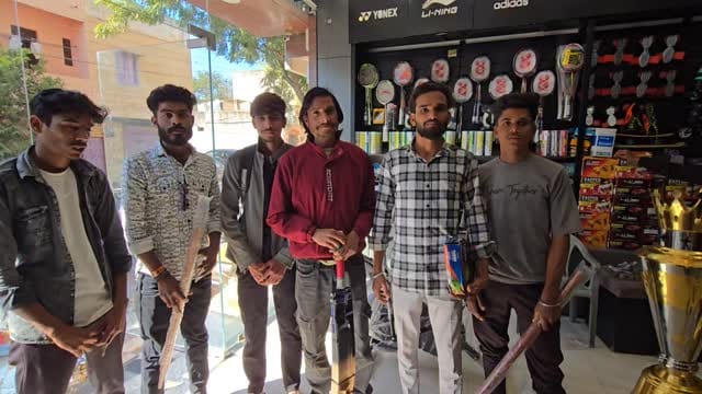 Post 9 by Gurunanak sports Showroom 🏏🏏🏏 on Instagram (video)