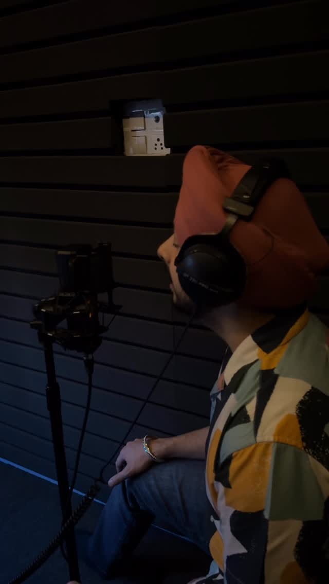 Post 3 by Anmol Singh Arora on Instagram (video)