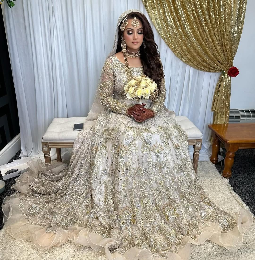 Post 1 by Qasira Aftab Bridal Artist on Instagram (image)