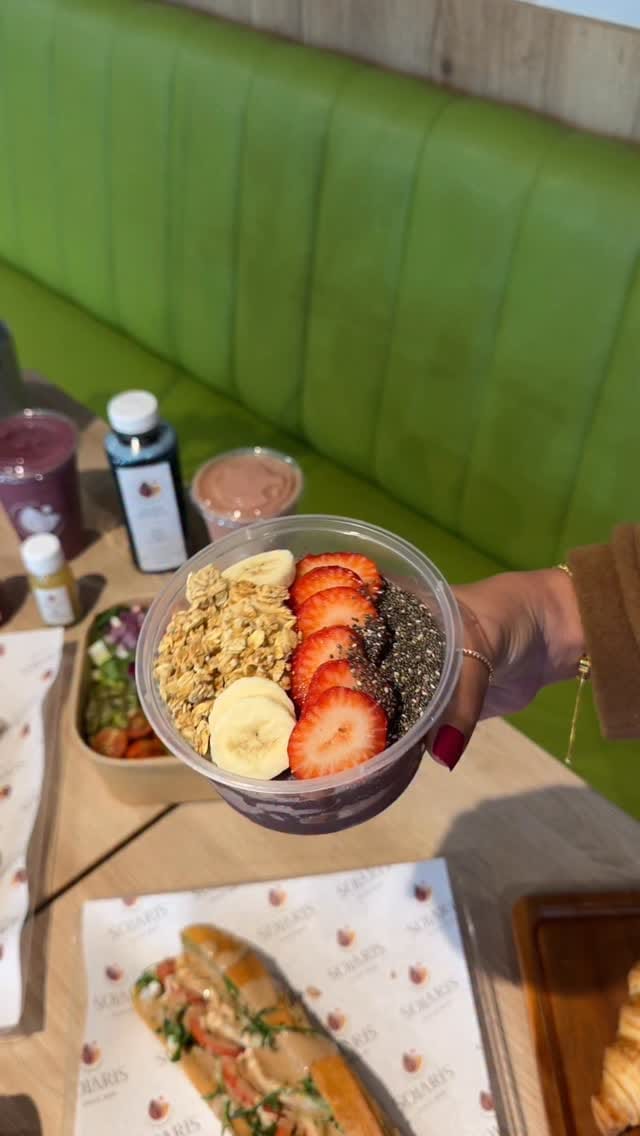 Post 8 by Arian Amiri - London Blogger on Instagram (video)