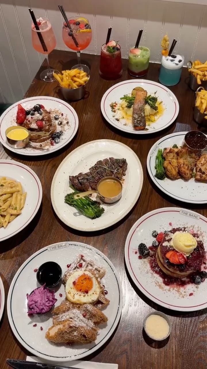 Post 4 by Arian Amiri - London Blogger on Instagram (video)