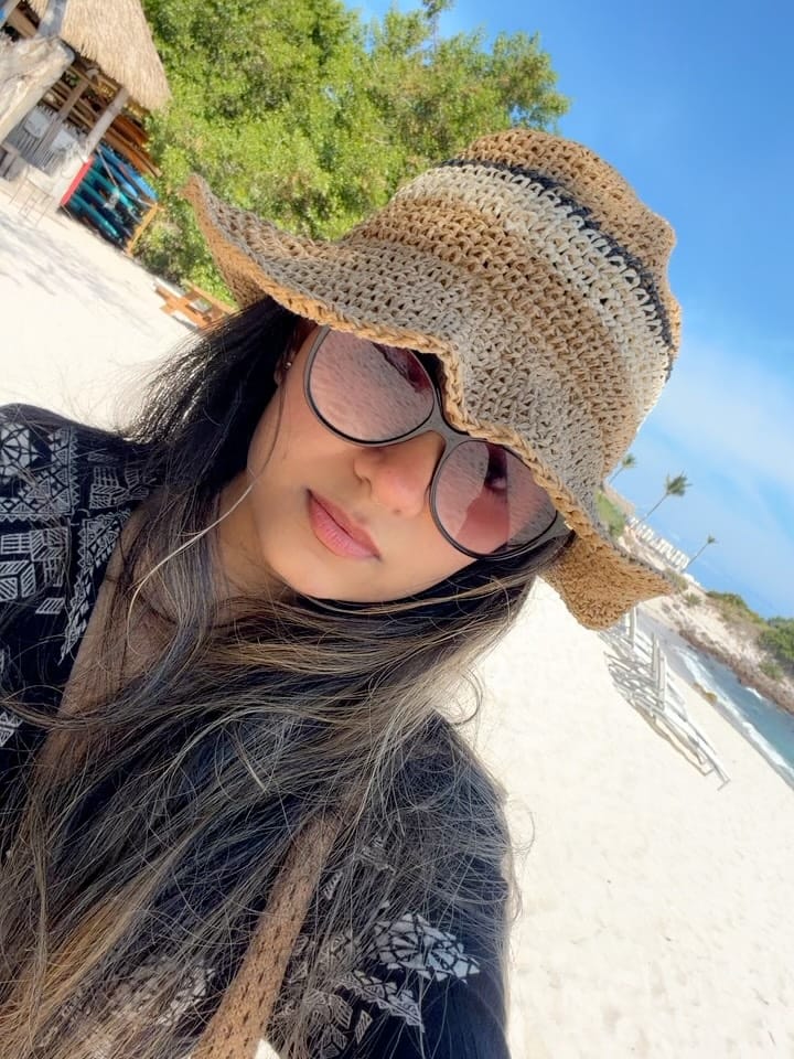 Post 9 by Malika ✨ on Instagram (carousel)