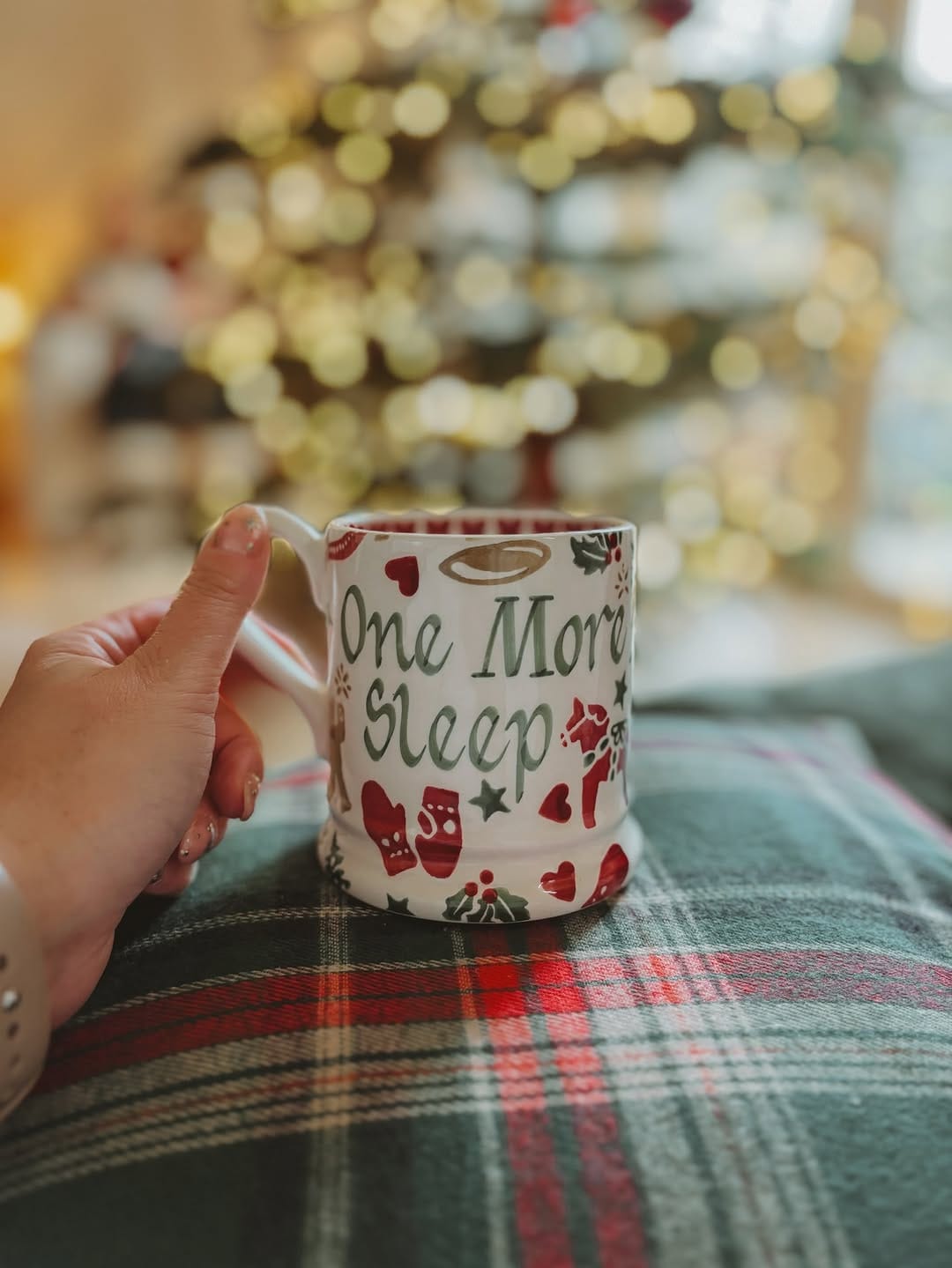 Post 9 by 𝗔𝗻𝗻𝗮𝗯𝗲𝗹 • 𝗙𝗮𝗺𝗶𝗹𝘆 𝗹𝗶𝗳𝗲 𝗶𝗻 𝘁𝗵𝗲 𝗖𝗼𝘁𝘀𝘄𝗼𝗹𝗱𝘀 on Instagram (image)