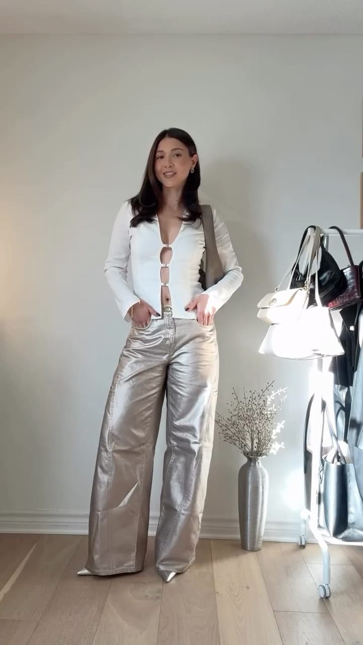Post 8 by Lara Vogler on Instagram (video)